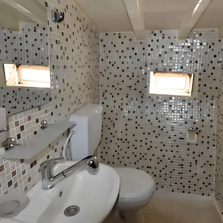 Cabin Charter In Turkey ספינת מלון פאטהיה