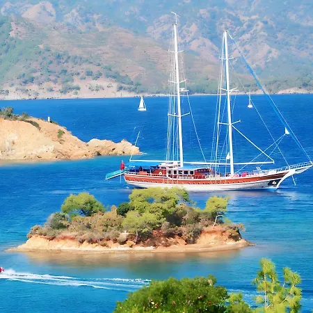 Cabin Charter In Turkey ספינת מלון *